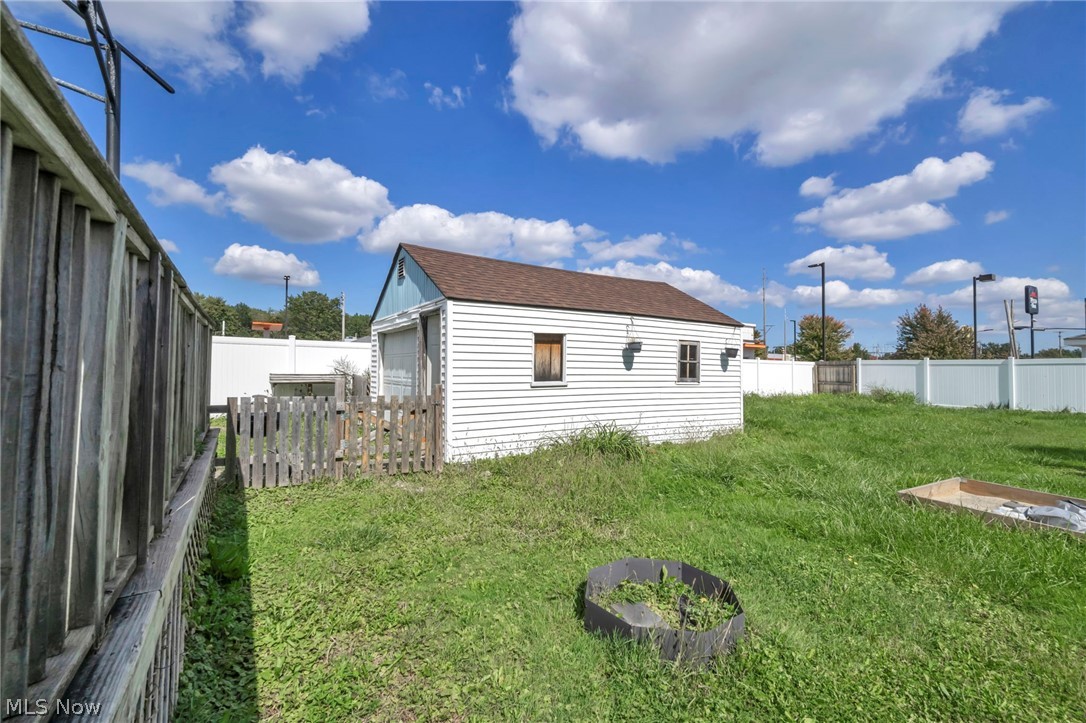 318 Longson Avenue Property Photo 20