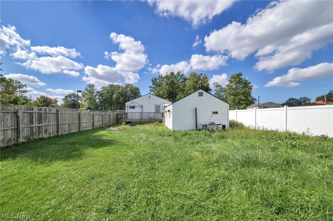 318 Longson Avenue Property Photo 21