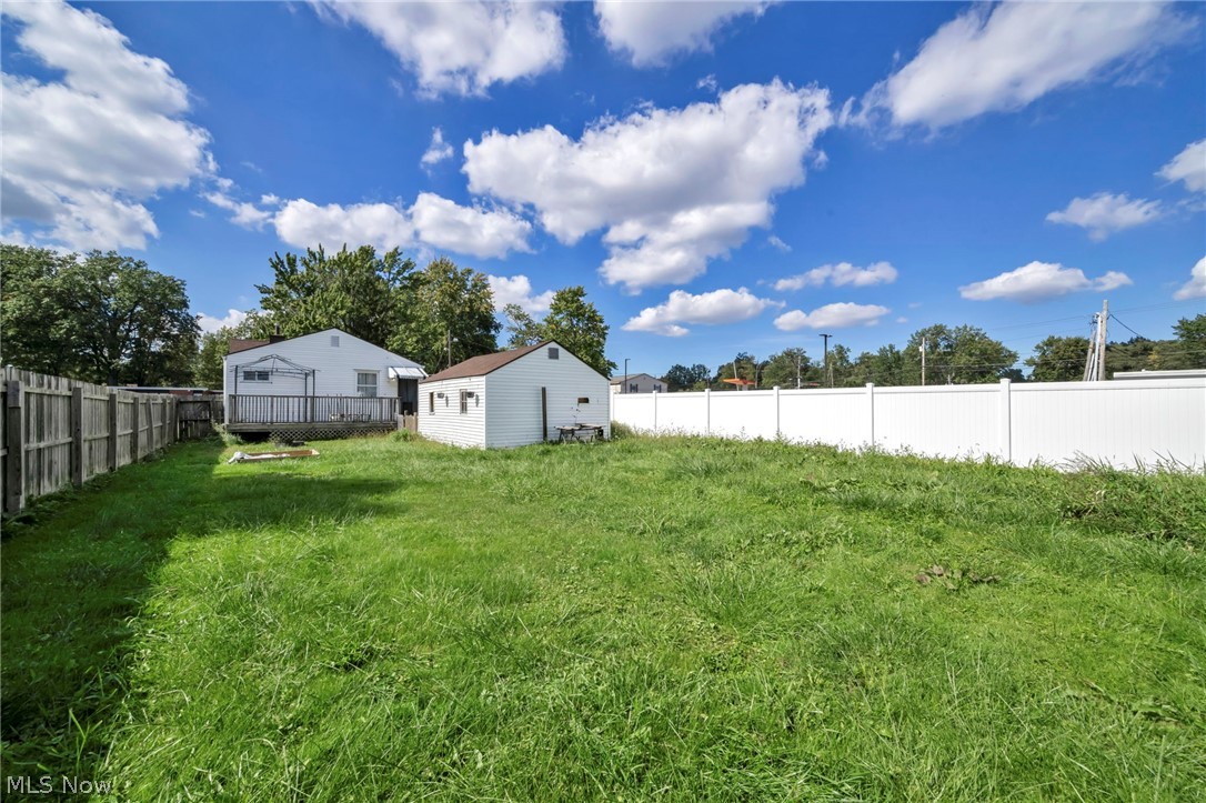 318 Longson Avenue Property Photo 22