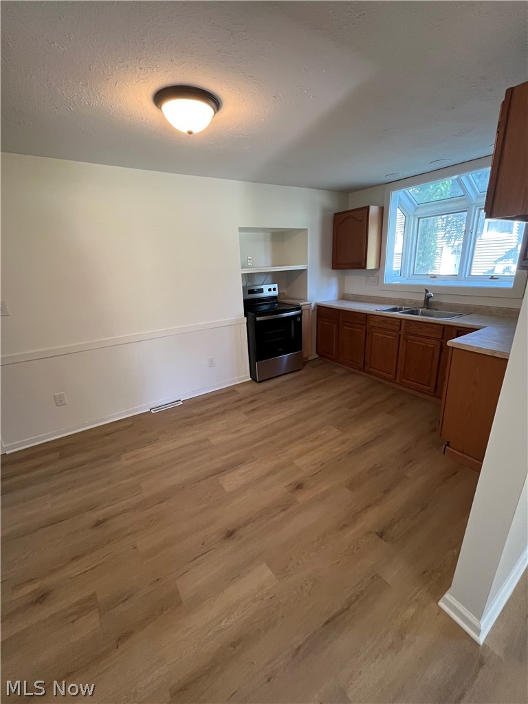 4459 Silverdale Road Property Photo 5