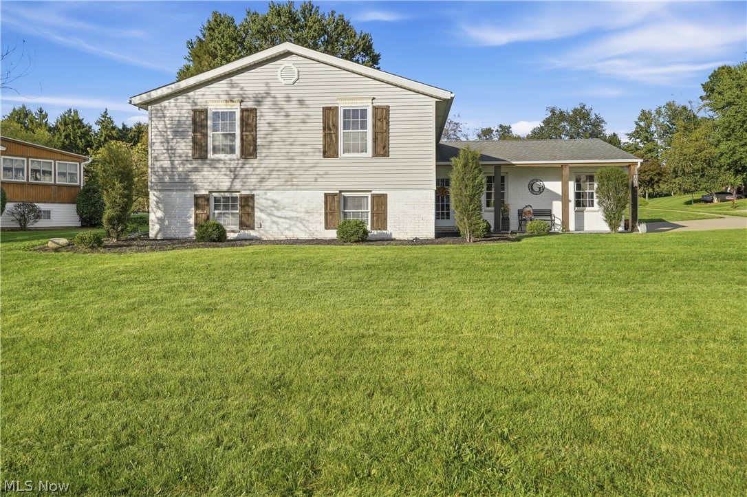1042 Oak Hill Drive Ne Property Photo 1