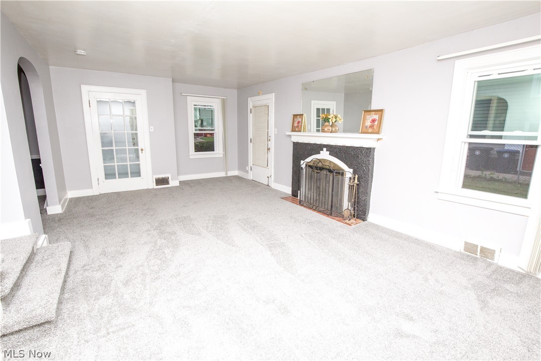 574 Moreley Avenue Property Photo 6