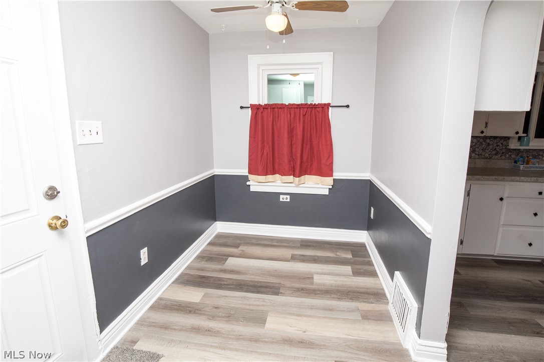 574 Moreley Avenue Property Photo 11