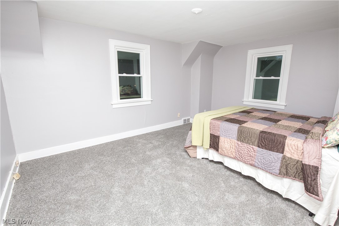 574 Moreley Avenue Property Photo 14
