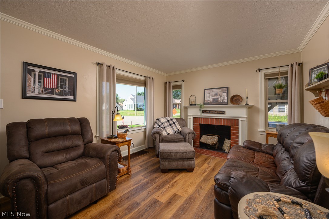 4457 Emma Place Nw Property Photo 3