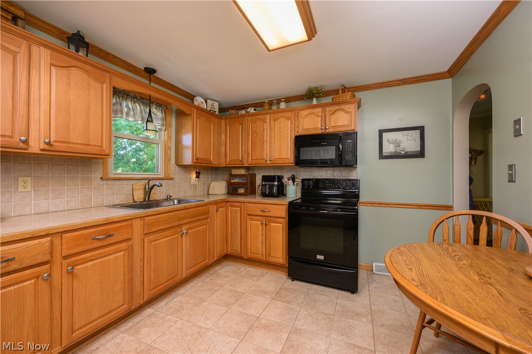 4457 Emma Place Nw Property Photo 7