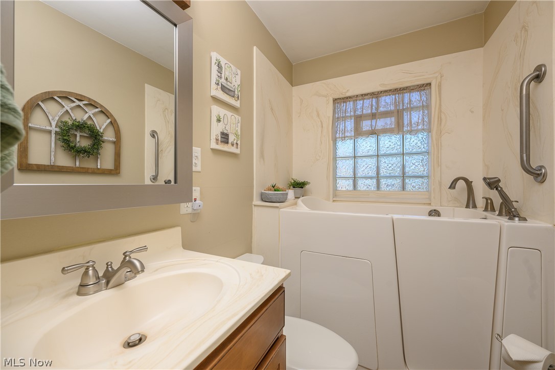 4457 Emma Place Nw Property Photo 9