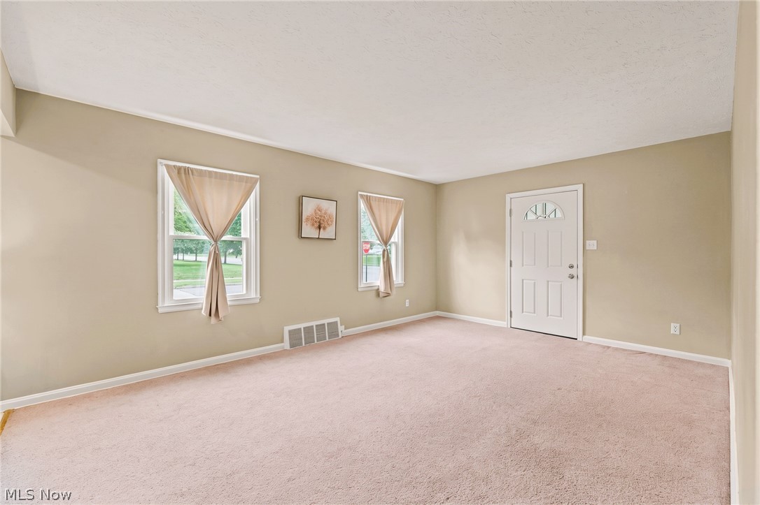 193 S Hawkins Avenue Property Photo 9