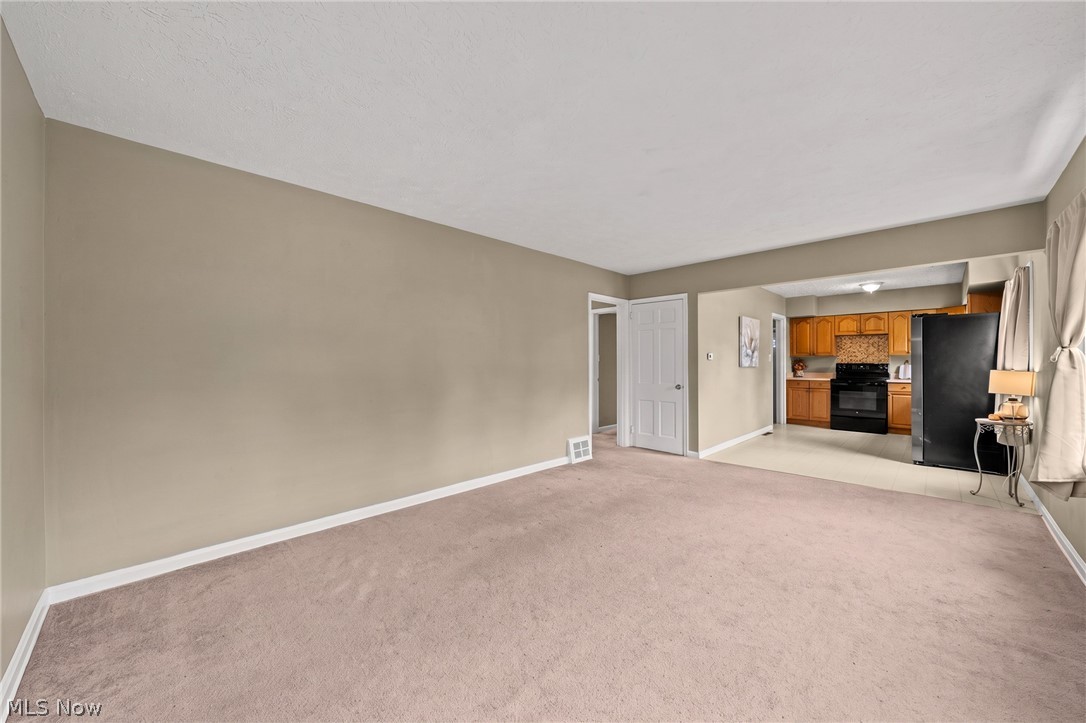 193 S Hawkins Avenue Property Photo 11
