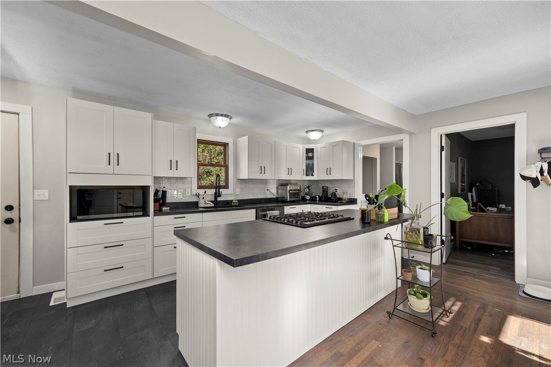 38536 E River Road Property Photo 20