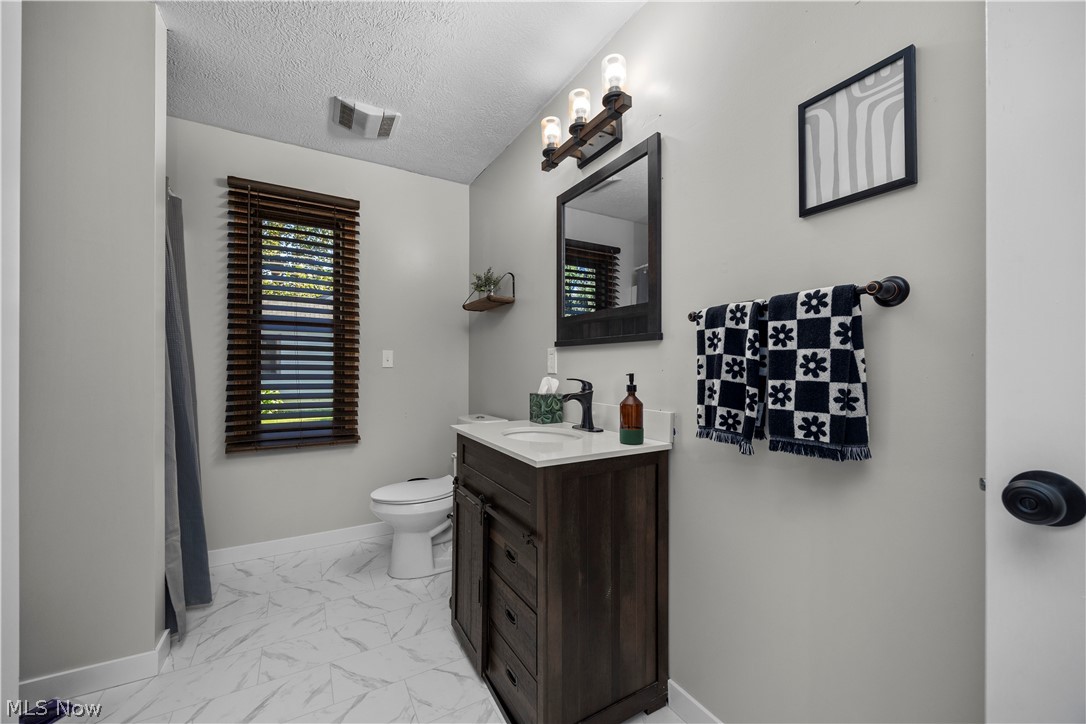 38536 E River Road Property Photo 30