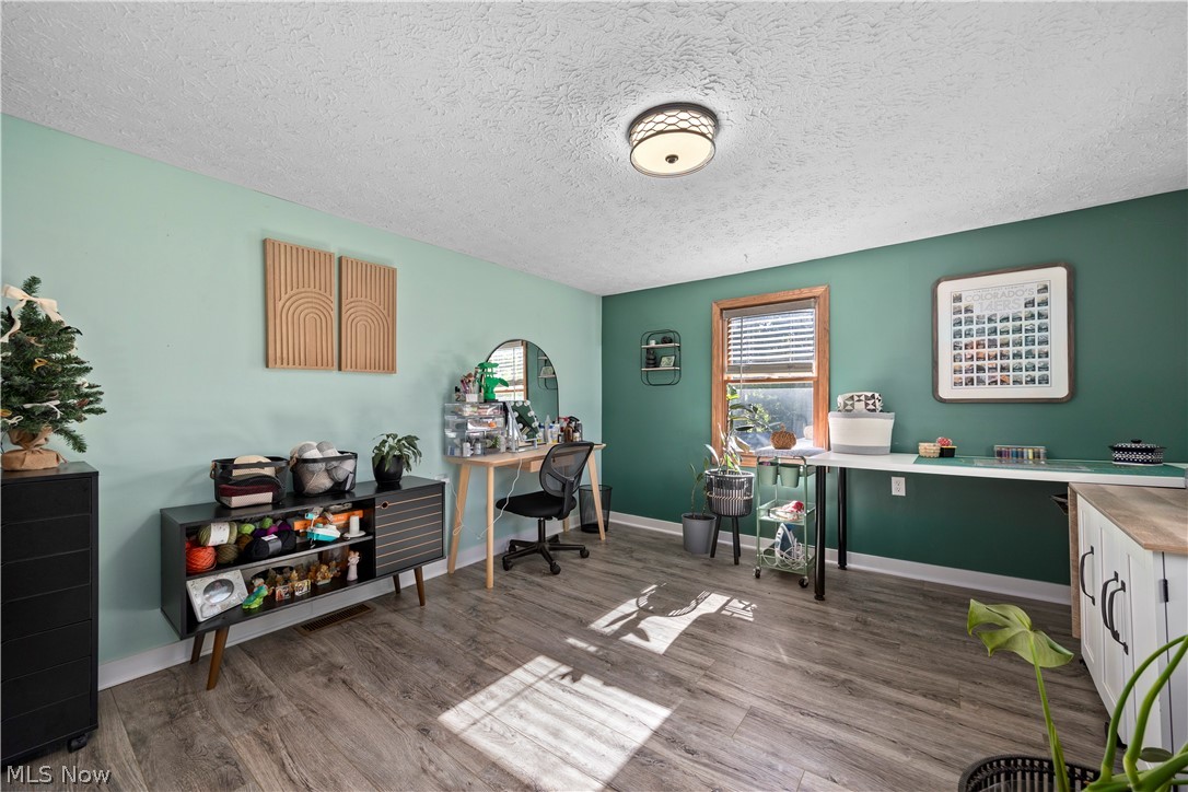 38536 E River Road Property Photo 32