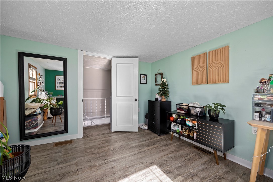 38536 E River Road Property Photo 33