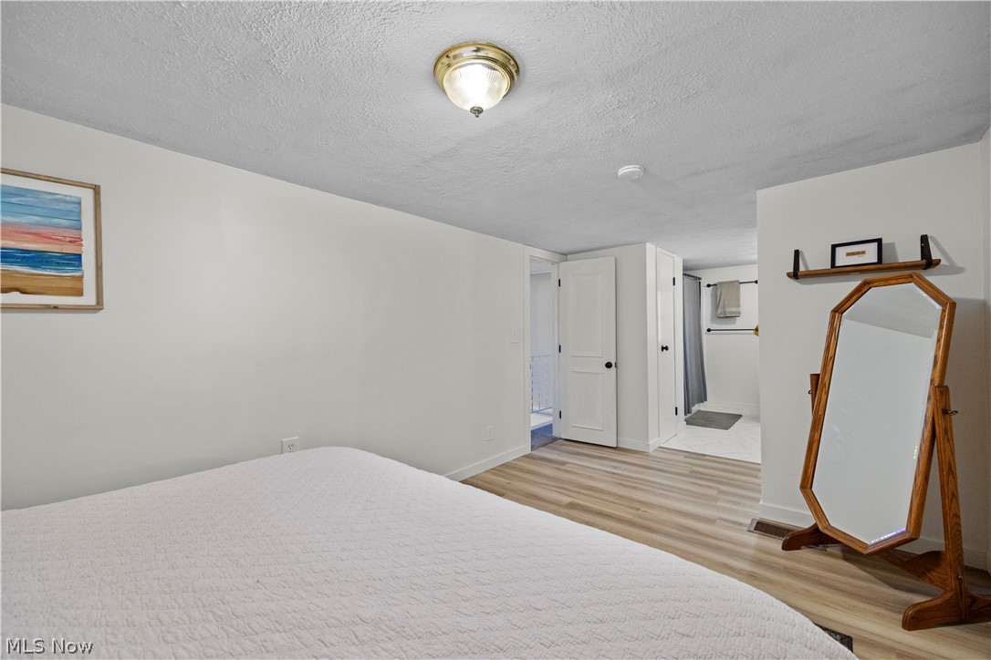 38536 E River Road Property Photo 37