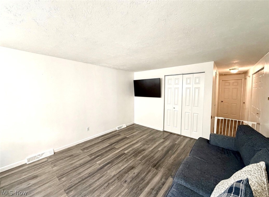 560 Baldwin Avenue Property Photo 11