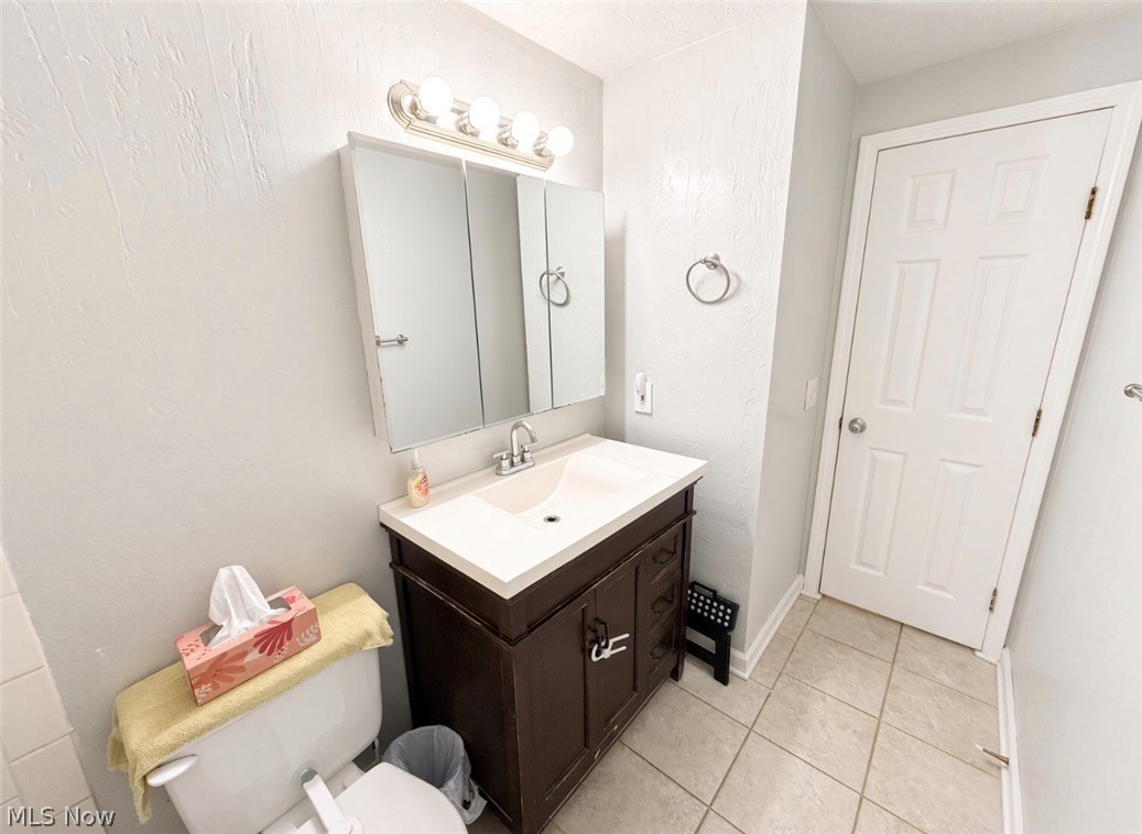 560 Baldwin Avenue Property Photo 14