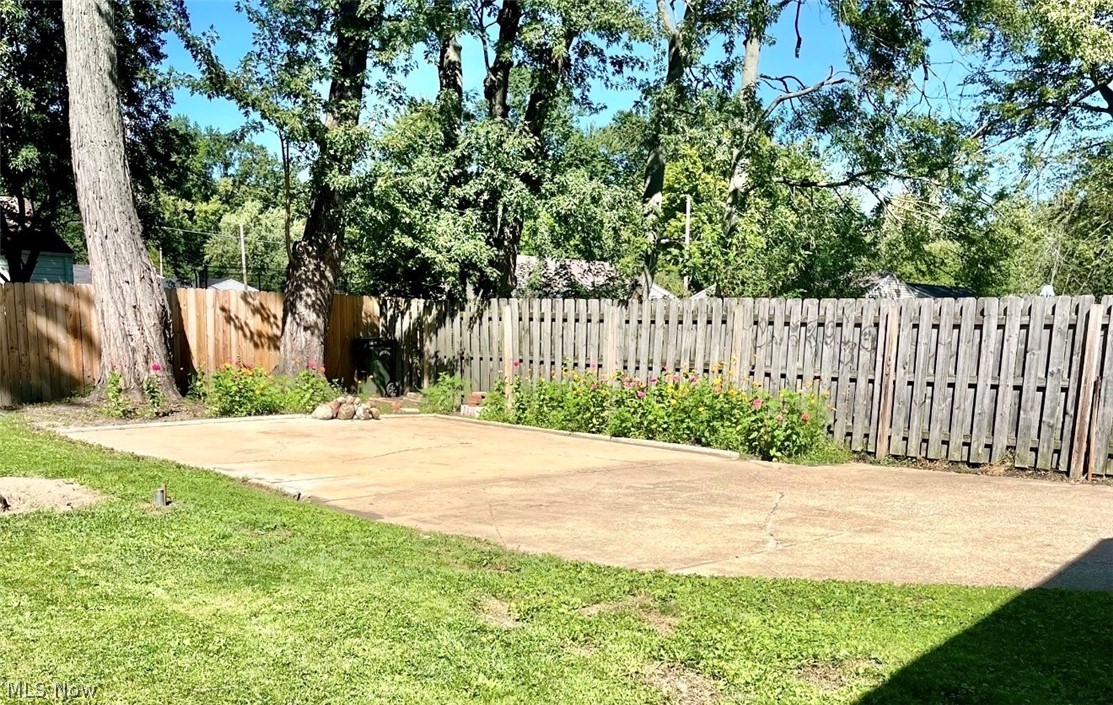 560 Baldwin Avenue Property Photo 23