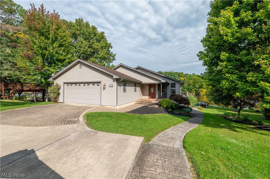 11218 Diehl Lake Drive Property Photo 1