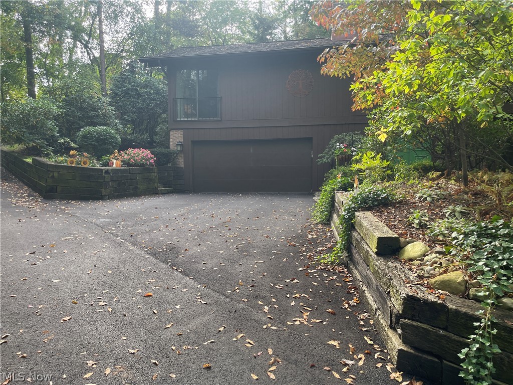1936 Hemlock Drive Property Photo 1