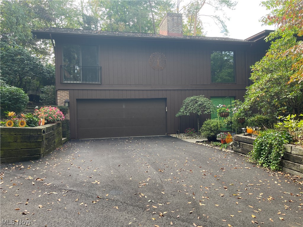 1936 Hemlock Drive Property Photo 2