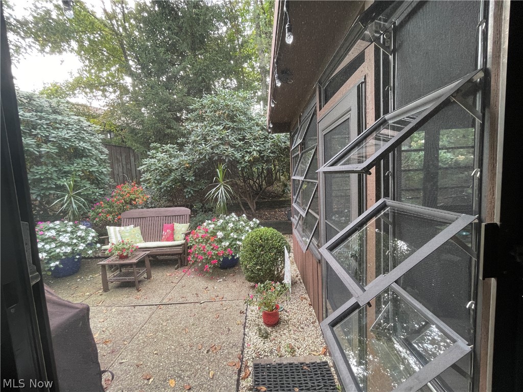 1936 Hemlock Drive Property Photo 6