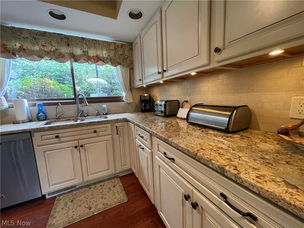 1936 Hemlock Drive Property Photo 13
