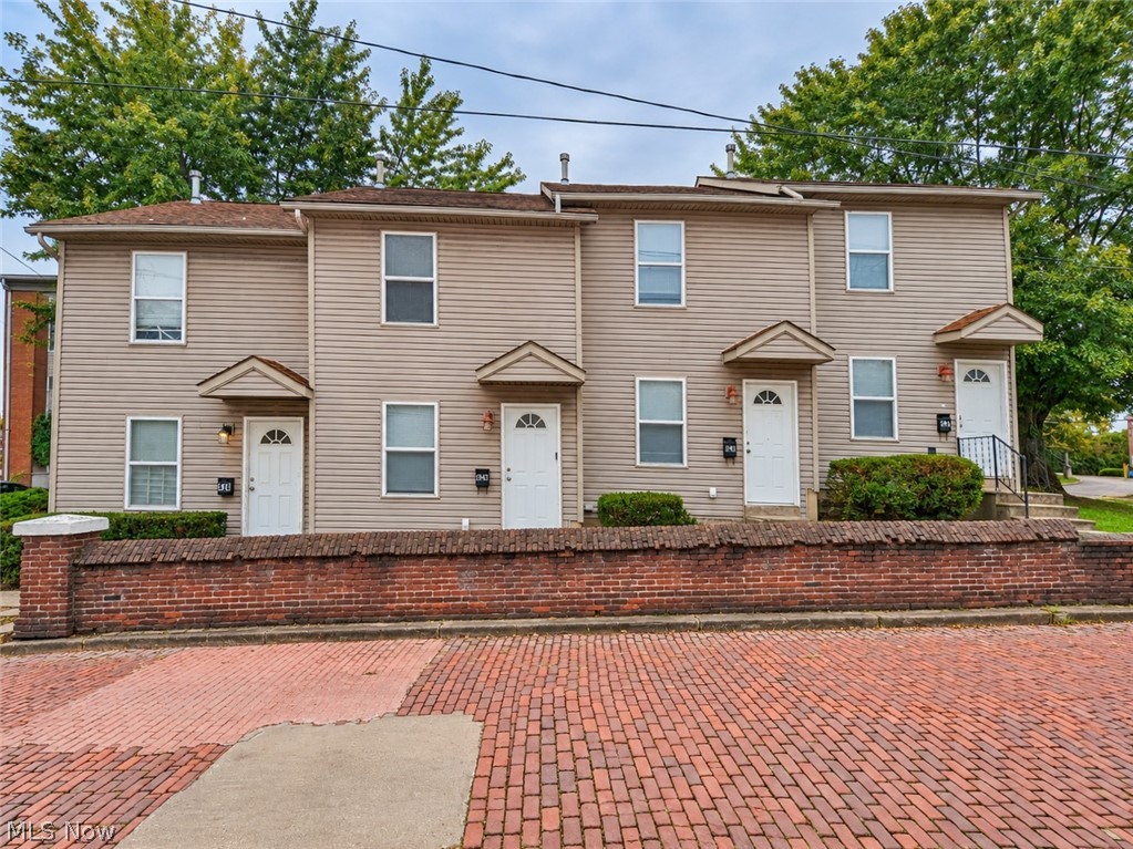 642 E Buchtel Avenue Property Photo 1