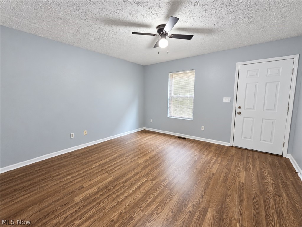 642 E Buchtel Avenue Property Photo 8