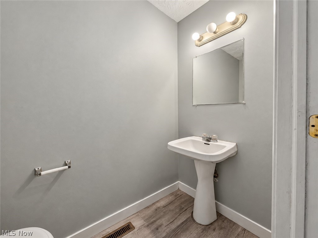 642 E Buchtel Avenue Property Photo 11