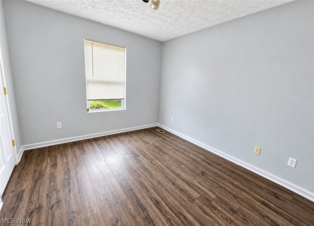 642 E Buchtel Avenue Property Photo 16