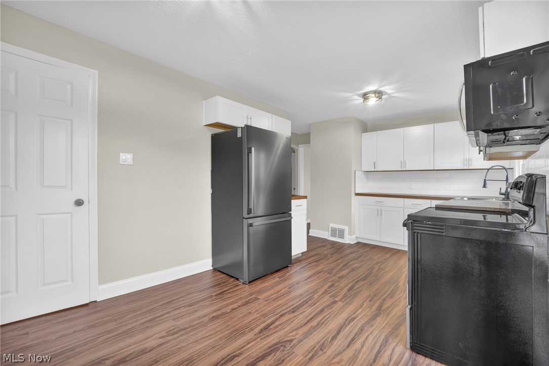 824 E Waterloo Road Property Photo 11