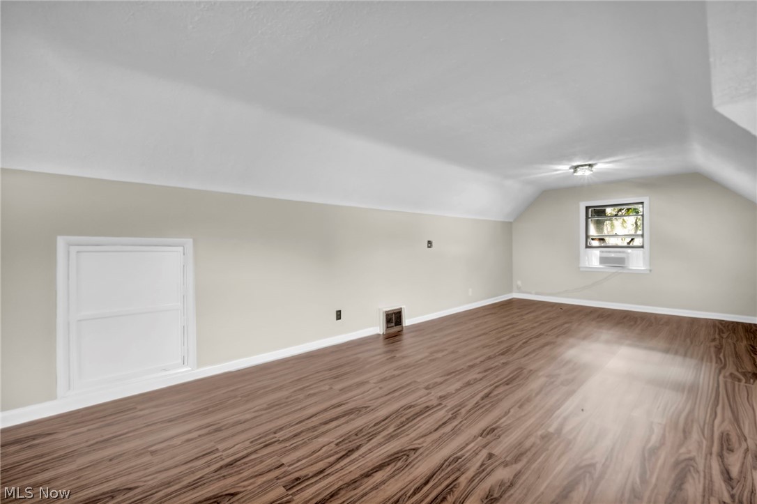 824 E Waterloo Road Property Photo 18