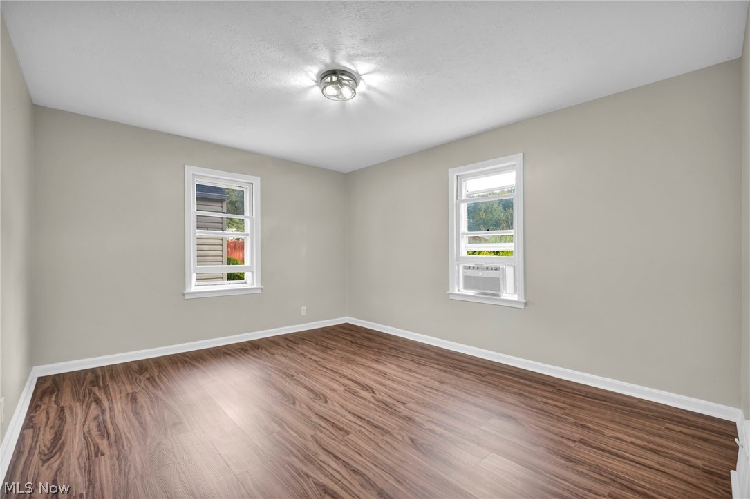 824 E Waterloo Road Property Photo 21