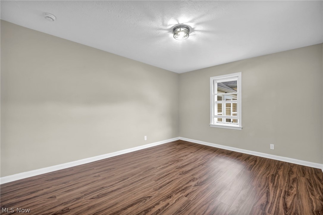 824 E Waterloo Road Property Photo 22