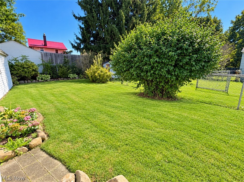 1131 Murray Avenue Property Photo 3