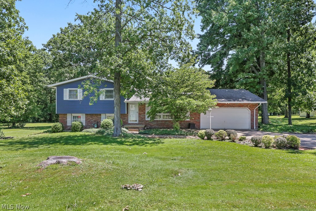 6000 Oakhill Avenue Ne Property Photo 1