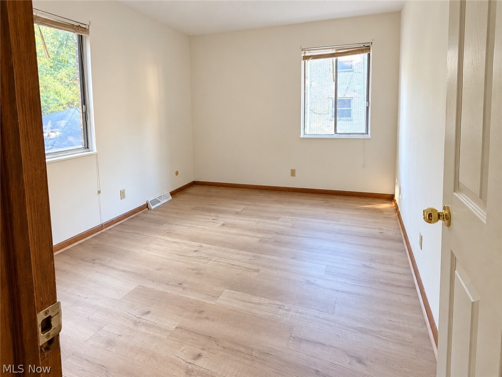 1804-1808 Cromwell Drive Property Photo 8