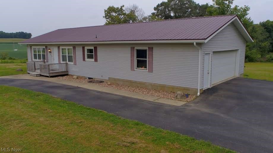 999 W Hutton Road Property Photo 1