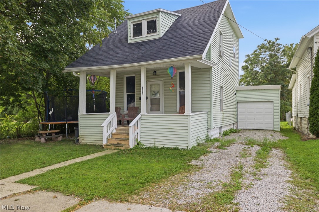 357 E 4th Street Property Photo 1