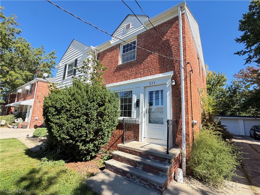 335 E 250th Street Property Photo 1