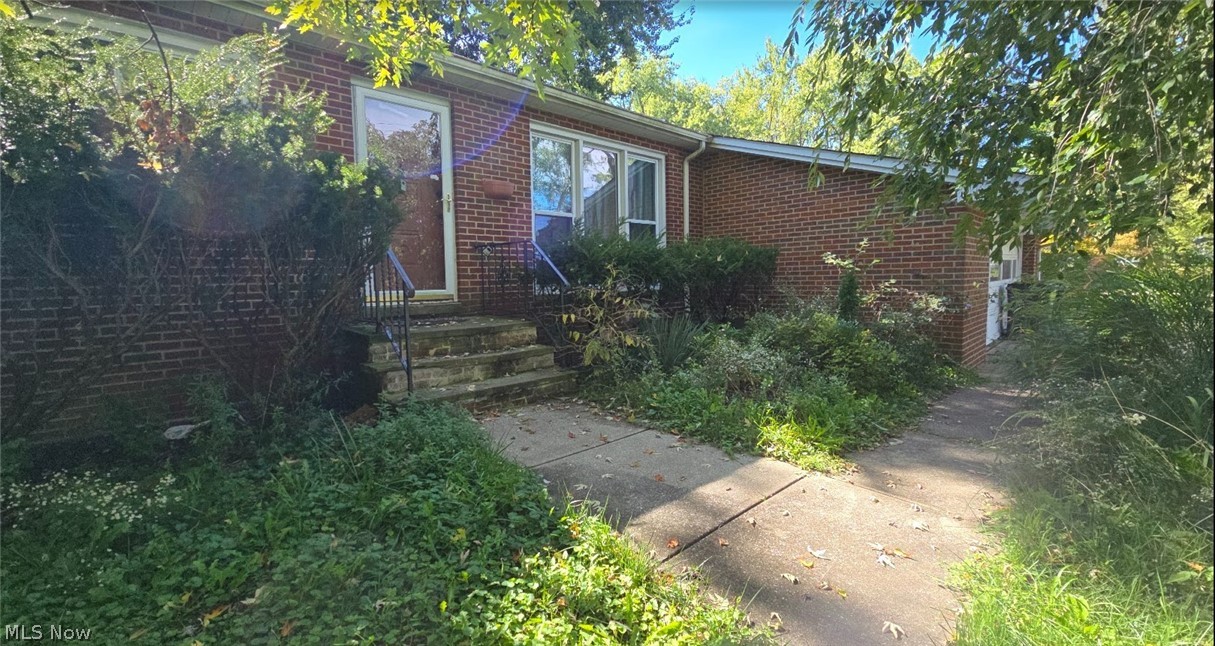 12387 W Sprague Road Property Photo 1