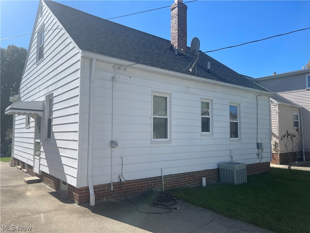 403 E 323rd Street Property Photo 3