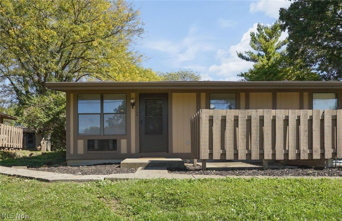 1783 Sunapple Way Property Photo 1