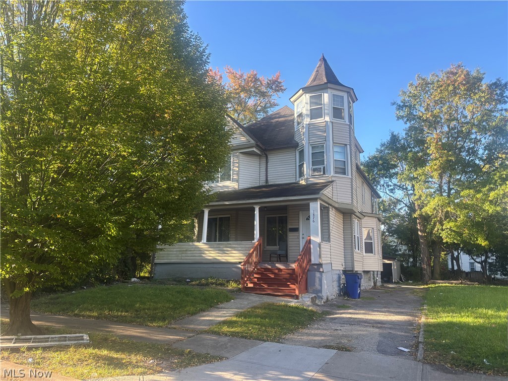 1876 Knowles Street Property Photo 1