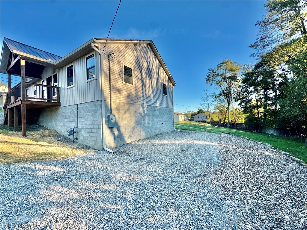 155 E Spring Street Property Photo 3