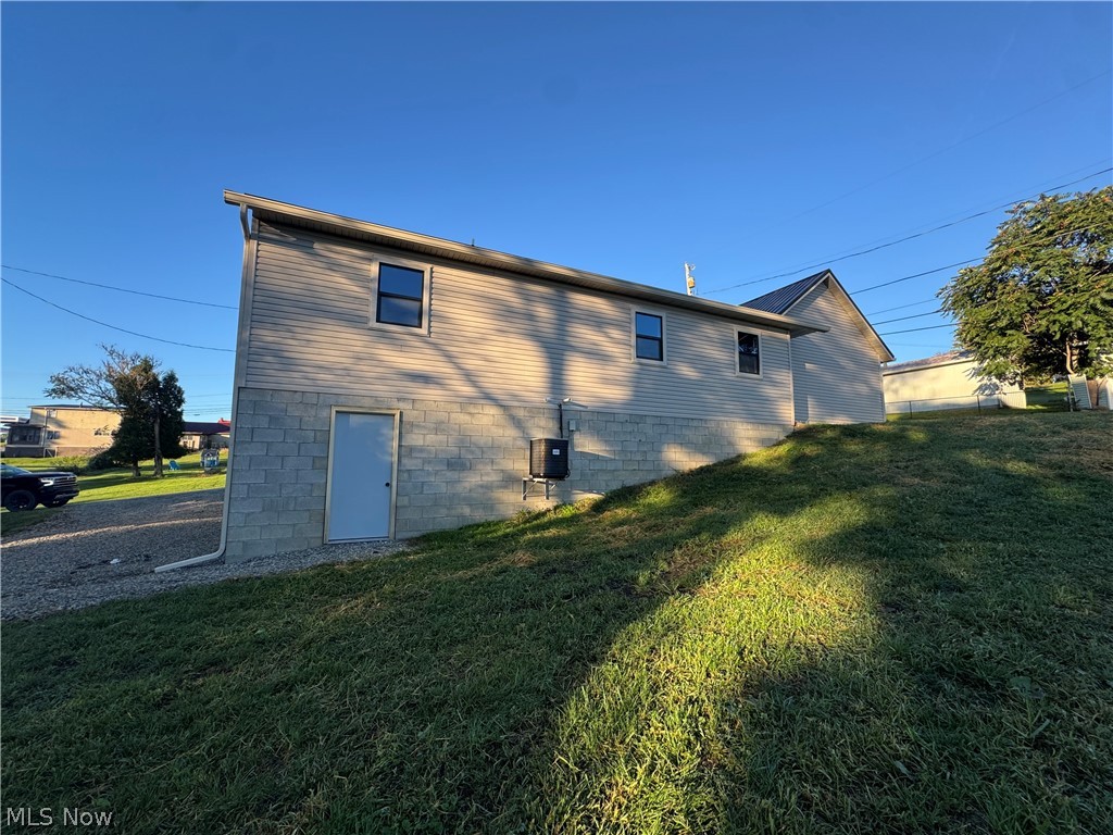 155 E Spring Street Property Photo 4
