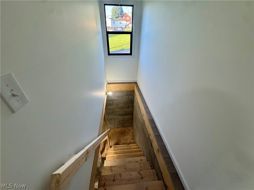 155 E Spring Street Property Photo 21