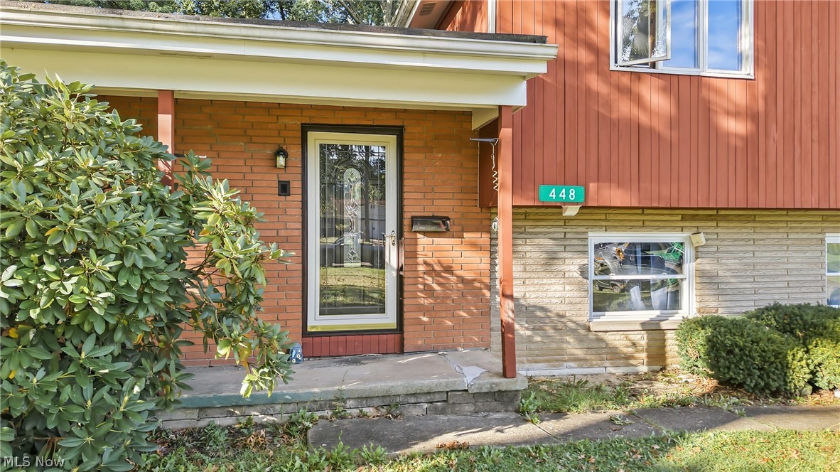 448 E Montrose Street Property Photo 3
