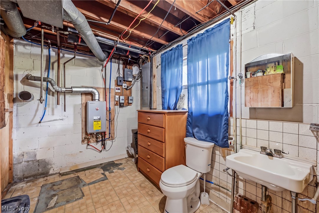 448 E Montrose Street Property Photo 42