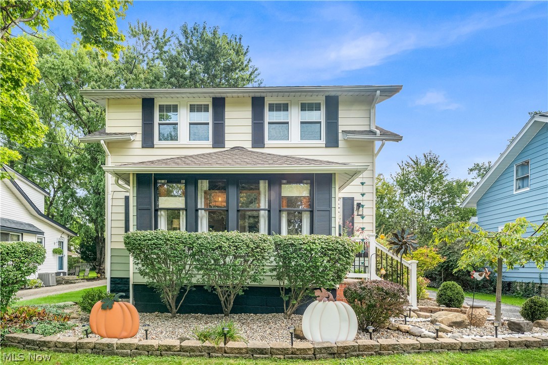 1563 Commodore Road